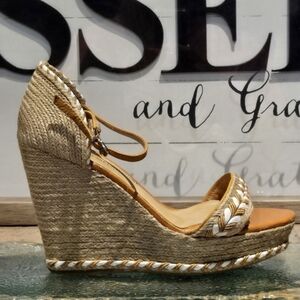 Antonio Melani Tan and Cream Wedge Platform Sandals Sz 8.5